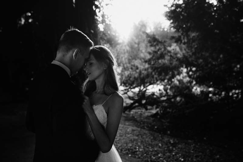 Anna Krupka Wedding Photography zdjęcia które zachwycają 2020 black&white czarno białe ślub wesele fotografia ślubna inspiracje www.abcslubu.pl